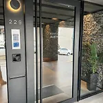 Seaport Apartments Studio Austral 403